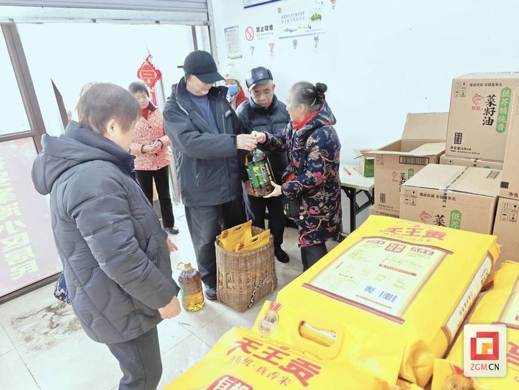 新春走基層 | 又給居民“分紅” 自貢這個小區過年真暖