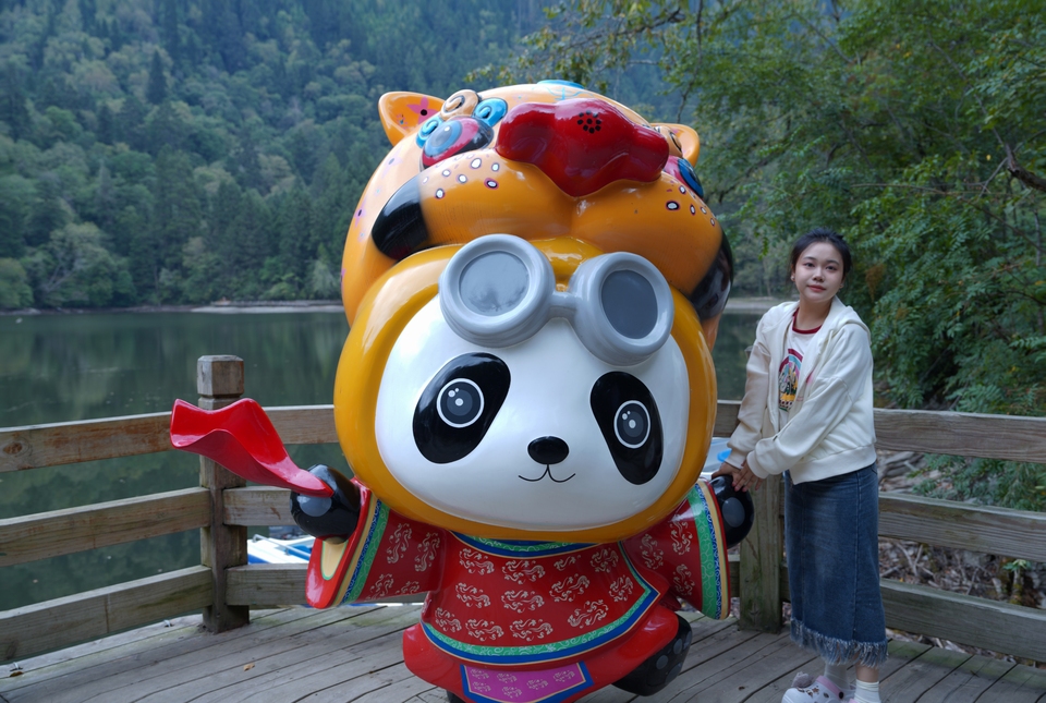 Meng's Journey to Wonderland, Jiuzhaigou| Where to Go During the National Day Holiday? Head to Jiuzhaigou's Intangible Cultural Heritage Treasure