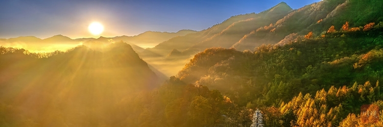 巴中光霧山：漫山紅葉醉遊人