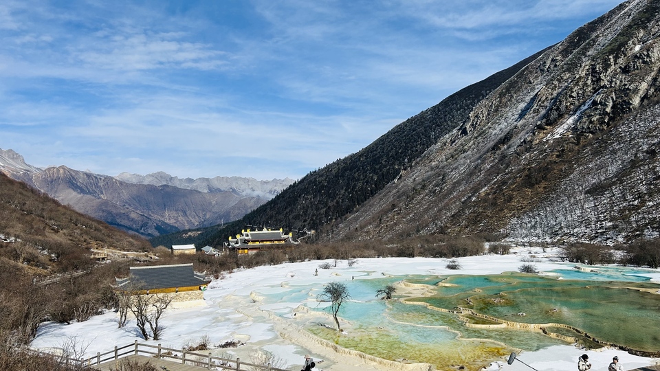 Captured Moments of Love in Aba: Huanglong National Scenic Area