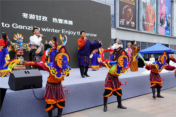 甘孜州全域景區免票 9天4景區創同期遊客量最高值