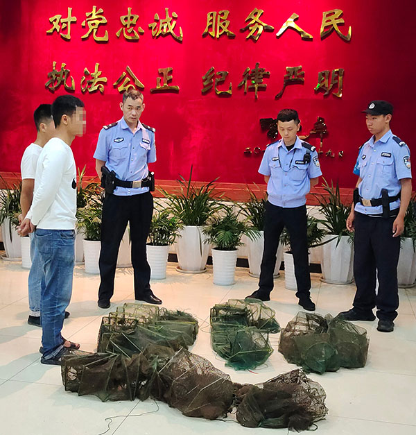 守護碧水長流 雅安公安助力保障長江經濟帶高品質發展_fororder_繳獲的捕魚設備---攝影--李林