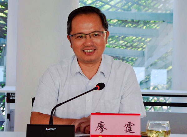 關注“雙減”熱點  助力教育發展  ——宜賓市政協民盟界別小組召開慶祝第37個教師節座談會_fororder_圖二：宜賓市政協副主席、民盟宜賓市委主委廖霆。--劉厚玲-攝