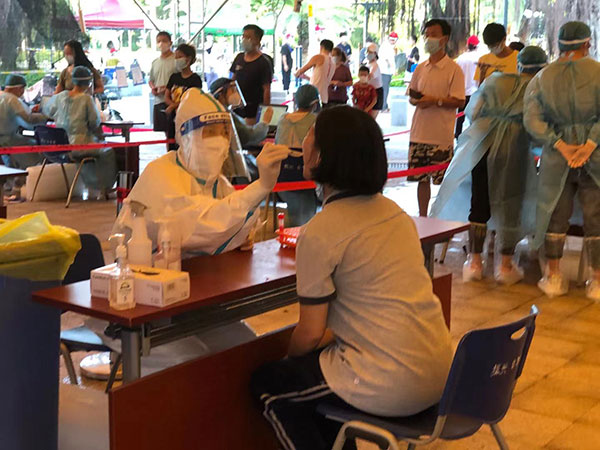 31個“紅手印”，西南醫大學子奮戰抗疫一線_fororder_西南醫大學子奮戰抗疫一線1