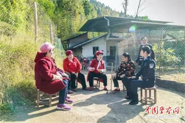 （轉載）費艷紅：一朵綻放在巴山深處的“雛菊花”_fororder_QQ圖片20211110150010