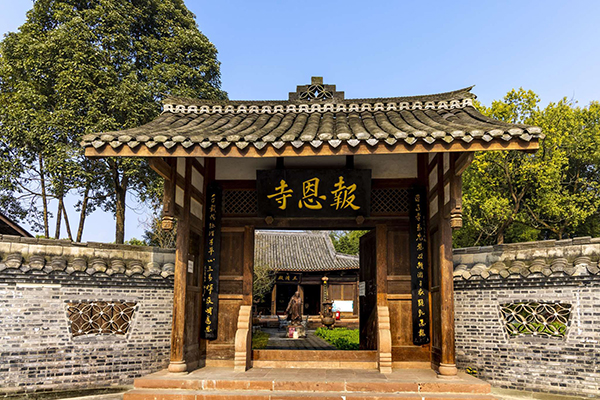 Hi，東坡！｜三蘇故里其蘊靈傑 文化悠長歷久彌香_fororder_羅平古鎮報恩寺-攝影-侯建明