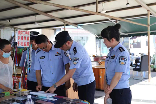 四川公安開展夏夜治安巡查宣防第二次集中統一行動_fororder_四川公安開展夏夜治安巡查宣防第二次集中統一行動-供圖-四川省公安廳（2）