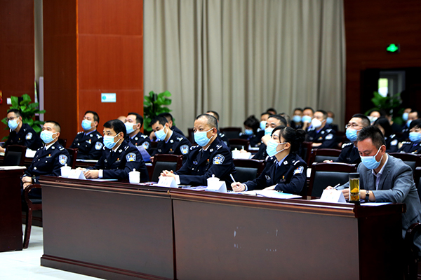 宜賓市公安局召開全市創建第二批省級“楓橋式公安派出所”公開評議大會_fororder_會議現場-供圖-宜賓市公安局
