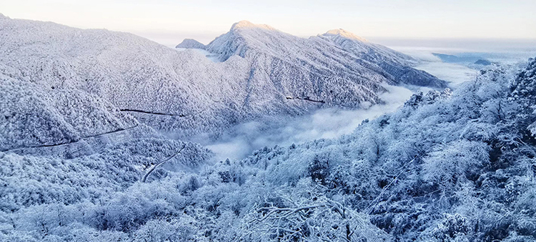 漂亮！雪後的瓦屋山宛如童話世界_fororder_攝影--石天雲