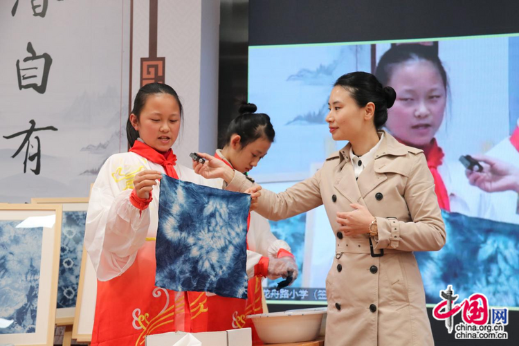 （轉載）成都市龍舟路小學與馬來西亞寬柔四小締結國際友好學校
