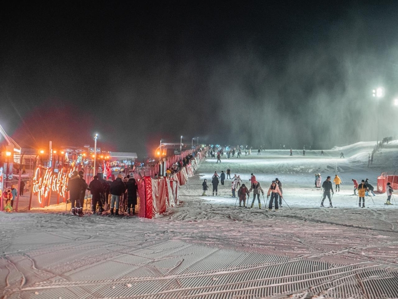（轉載）景區索道運營時間延長 西嶺雪山夜間玩法上新