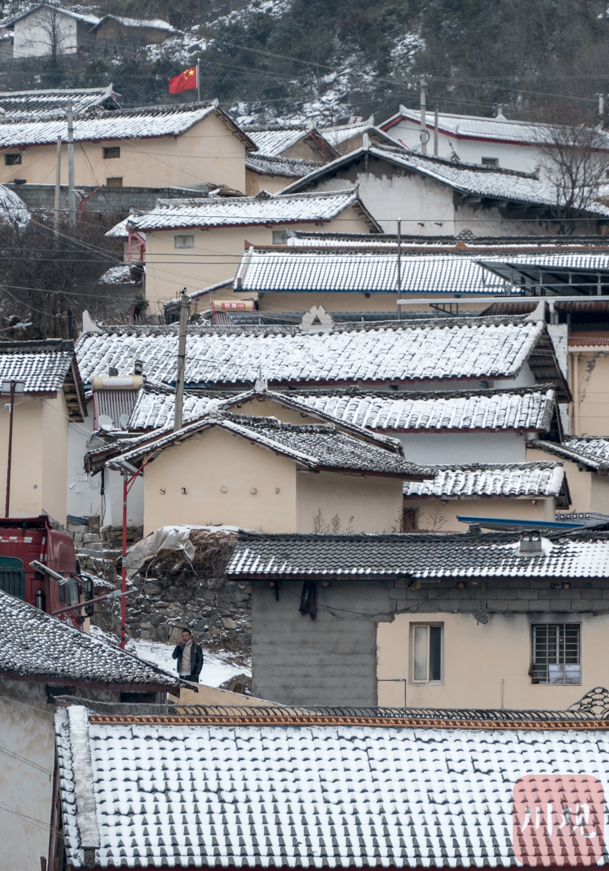 （轉載）涼山小相嶺迎降雪 滿眼北國風光