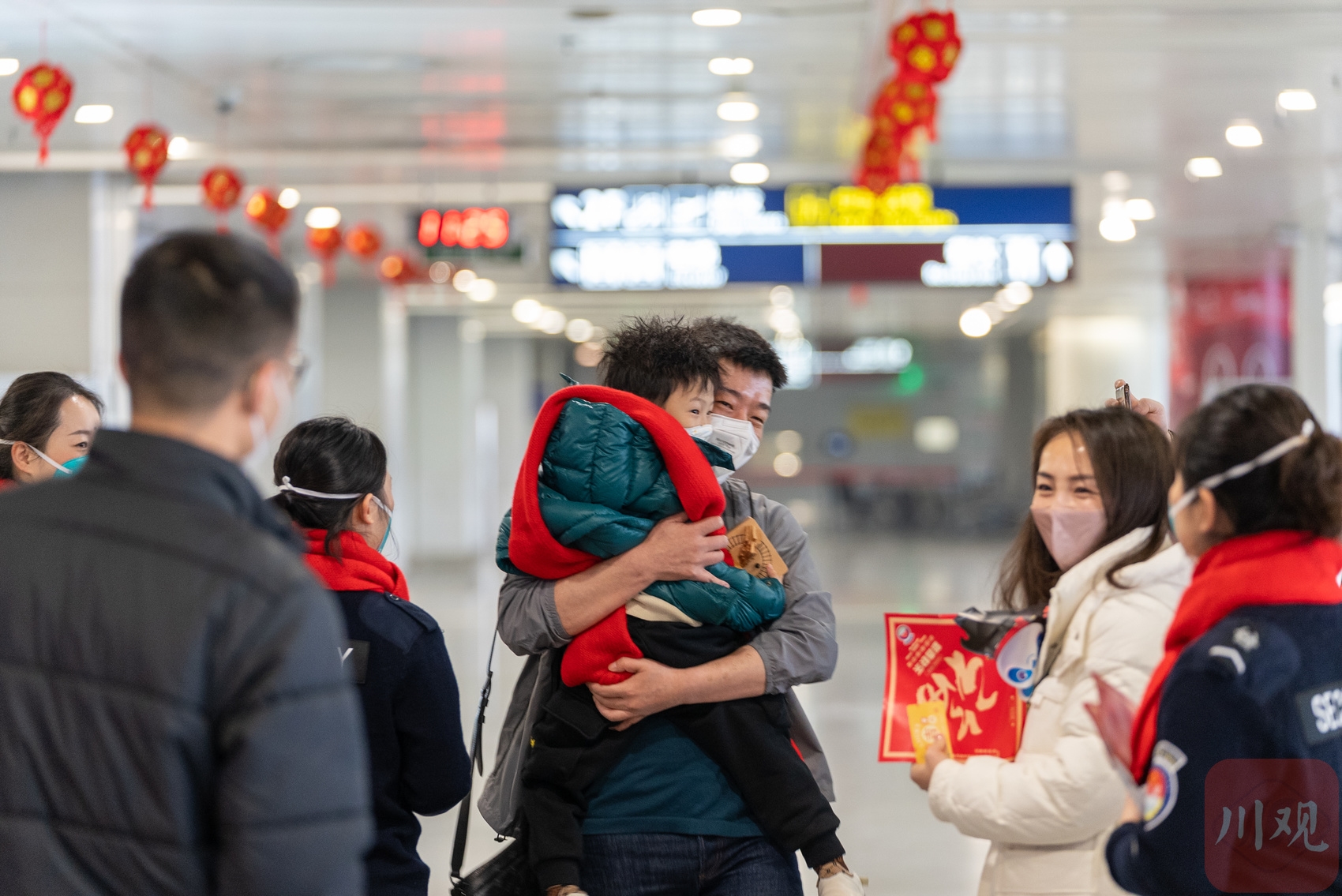 （轉載）入境新政實施 成都雙流國際機場首個入境航班抵達