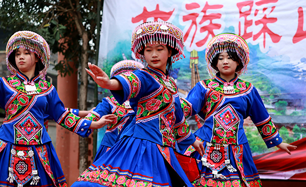 四川納溪：苗族同胞“踩花山”賀新年_fororder_微信圖片_20230128143923