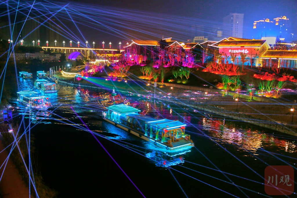 （轉載）春節“不夜城” 絢爛燈光點亮恩陽夜空
