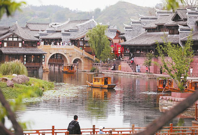 （轉載）新場景新體驗帶動新消費 “五一”假期文旅消費“火”_fororder_33a24872818662ffb0c2dda88075afc9