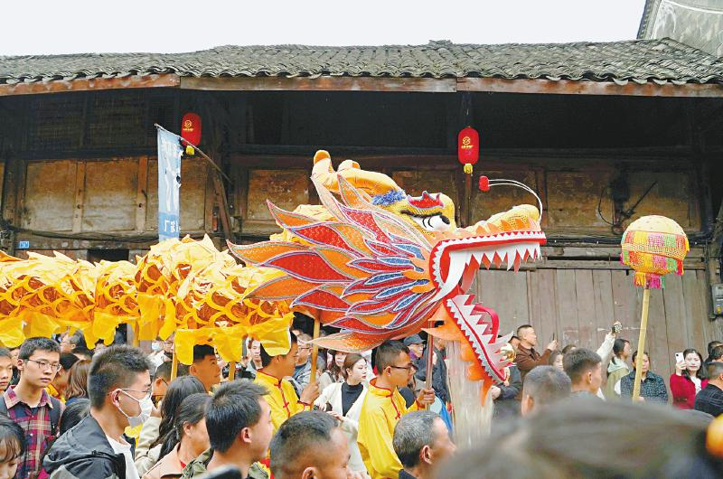 （轉載）春臺會上觀“巨龍巡遊”_fororder_未標題-2