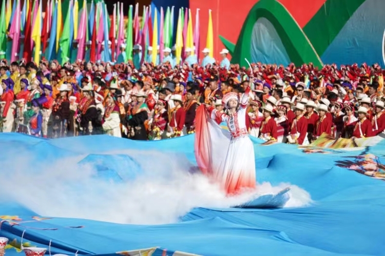四川省阿壩藏族羌族自治州成立七十週年慶祝大會舉行_fororder_WechatIMG1735