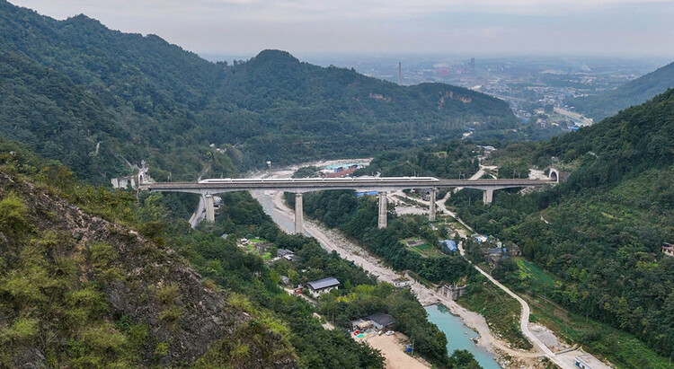 （轉載）川西北迎來首條動車線路