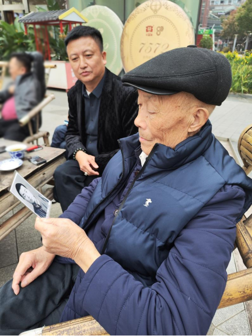 祖孫三代接力從軍 一脈傳承家國情懷_fororder_未標題-1
