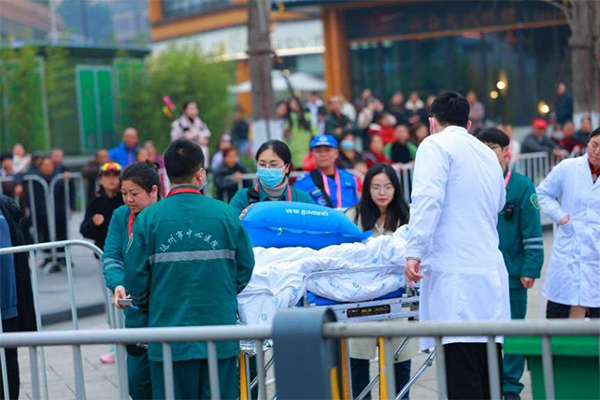 達州市中心醫院為馬拉松參賽選手健康保駕護航_fororder_未標題-1