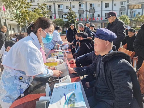 達州宣漢：搭建就醫“便民橋” 鋪就養老“幸福路”_fororder_未標題-1