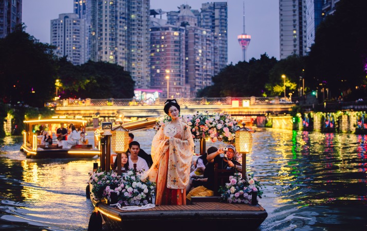 夜泊錦江聽古今 國際主播網紅解鎖“天府浪漫”_fororder_JY__7370-已增強-降噪