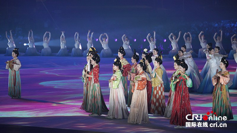 第十二屆世運會開幕式點亮成都夜空 上演“城市即舞臺”_fororder_表演現場-攝影-周家全
