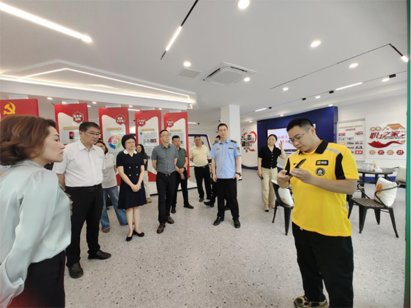 德陽市“小三級”工會建設工作現場推進會走進旌陽區_fororder_未標題-1