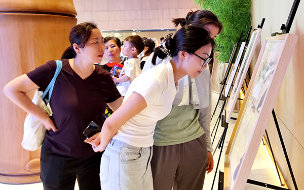 宜賓三江新區白沙灣街道鋼筆畫主題展開展_fororder_觀展現場-攝影--高學兵