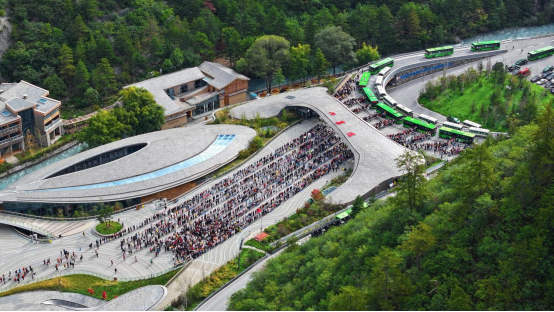 九寨溝：滿山彩林如畫 美景宛若人間仙境_fororder_未標題-1