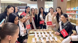 逛免稅店 品美食 2025國際友誼小姐現身成都錦江