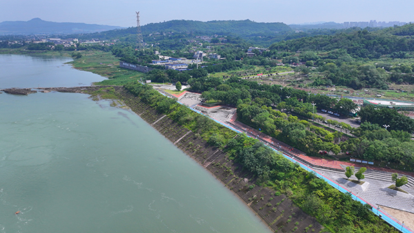 瀘州納溪：推動精細化管理邁向新高度 讓城市更文明 讓人民更幸福_fororder_麒麟廣場沿江步道。-丁俊皓-攝