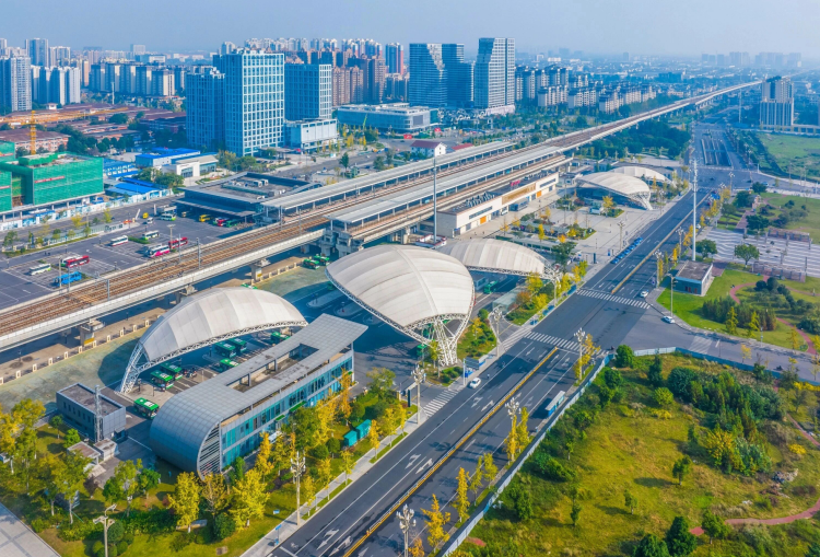 免費坐高鐵 成都崇州市推出“人才福利”
