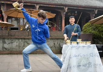 茶史、茶香、茶景 國際主播網紅解鎖雅安文旅新體驗