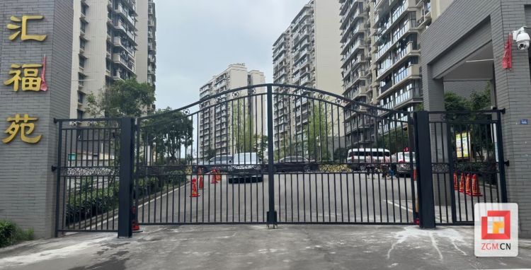 解民憂辦實事！自貢高新區華景社區“雙門”工程完工 便民出行與安全雙提升