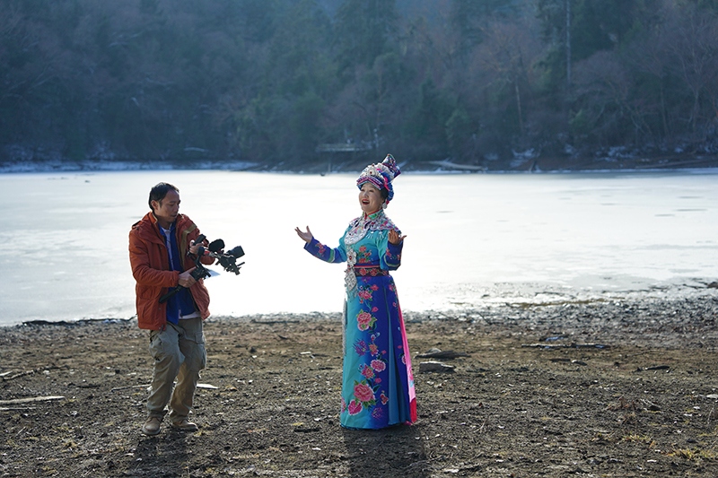 《愛在阿壩》導演饒堃：匠心打造文旅微短劇新樣本_fororder_導演饒堃4
