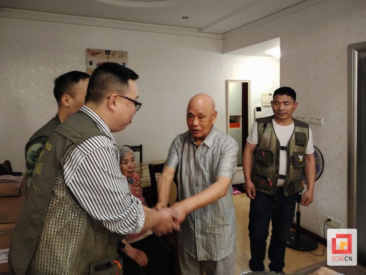 自貢高新區：“白鴿”飛上門 為91歲老兵排憂解難
