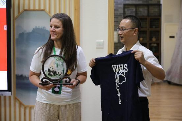 美國高中生走進成都青羊校園 沉浸式體驗中國非遺魅力_fororder_圖片-2