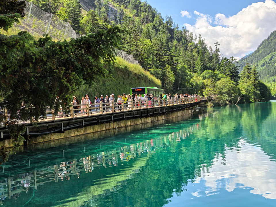24 Consecutive Days of Full-Capacity Operation Data Insights into Jiuzhaigou’s Summer Tourism Performance_fororder_微信圖片_20250821103508