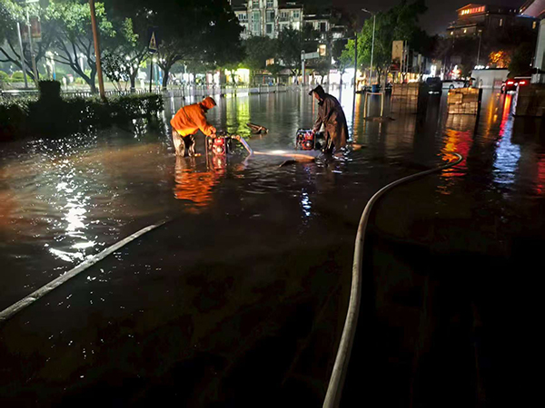 暴雨夜襲宜賓長寧 多方聯動築牢“安全防線”_fororder_搶險現場-供圖-長寧縣融媒體中心
