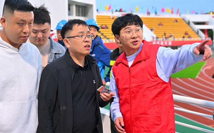 眉山仁壽:綠茵場上 那一抹溫暖的“志願紅”_fororder_未標題-1