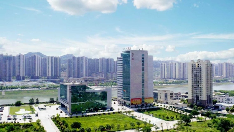 讓龍頭更像龍頭，讓醫療更有仁心 這樣醫改“要得”！