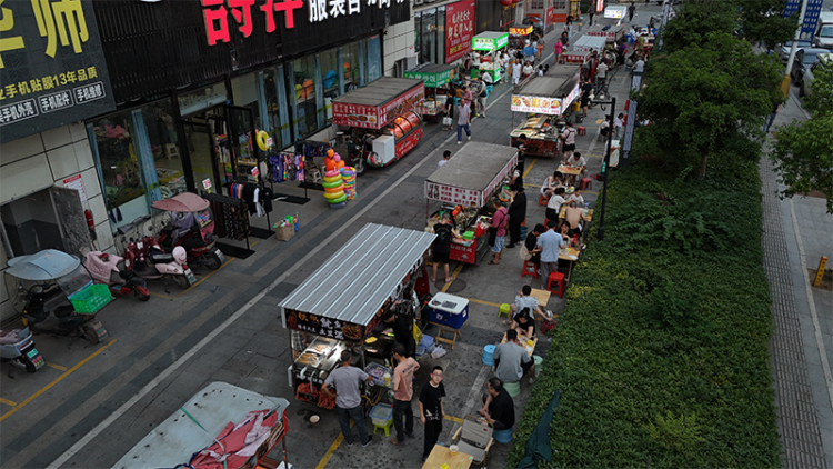 雁江看“變”｜民生溫度·夜經濟：城市治理點亮市井煙火_fororder_圖片-1