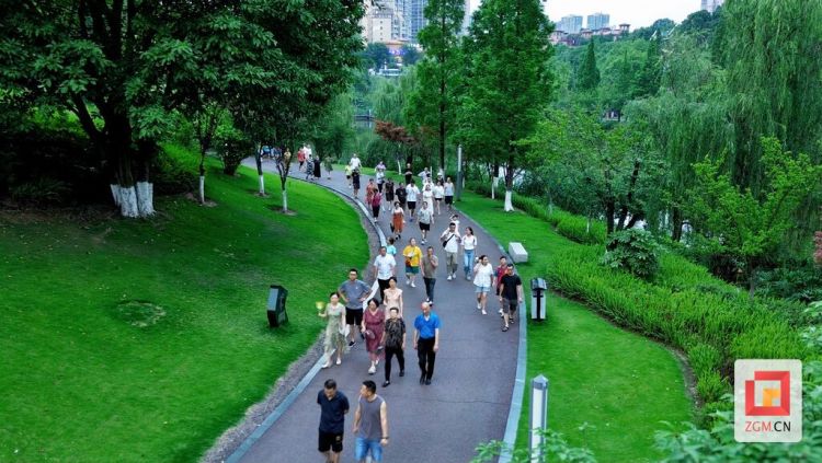 【圖賞鹽都】暮色中的南湖公園
