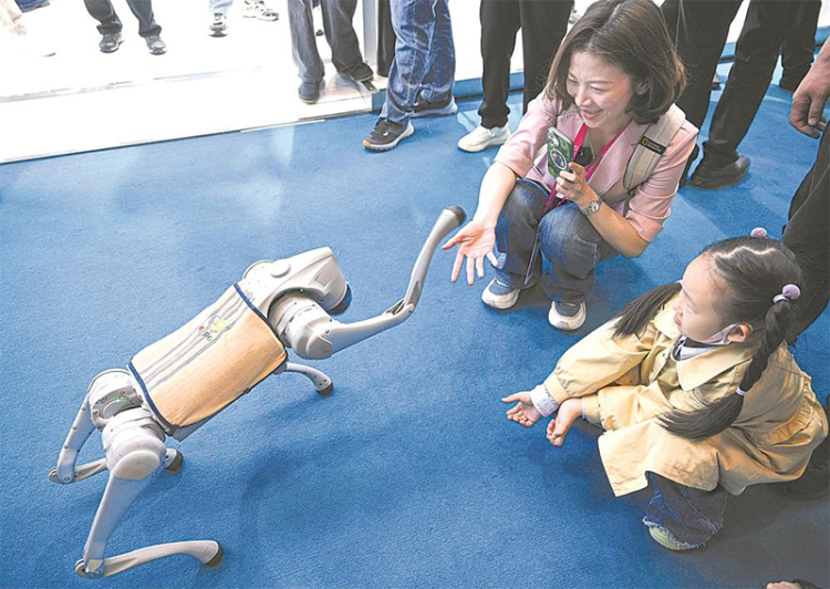 “成都造”無人機亮相消博會_fororder_未標題-12