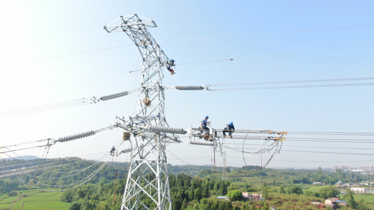 與高溫“賽跑” 德陽電網建設不停，為經濟衝刺注入強勁電動力