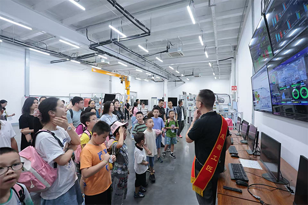 童心築夢迎世運 80余組職工親子家庭走進汽車工廠_fororder_未標題-1