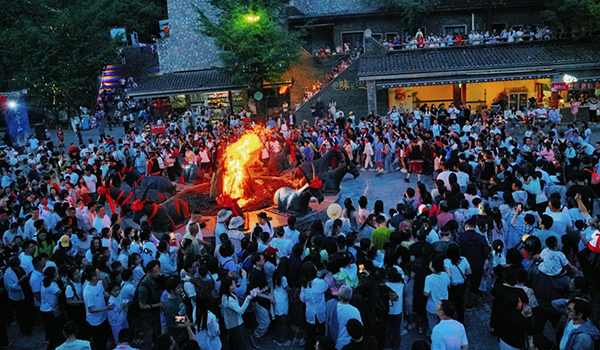 九綿高速貫通 全國遊客國慶期間憑九寨/黃龍門票免費暢遊九皇山_fororder_圖片-4