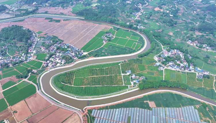 眉山仁壽：河流治理惠民生_fororder_2025年5月26日，航拍四川省眉山市仁壽縣治理後的粵江河，蜿蜒的河道與兩岸的農田、民居相映成趣。-05